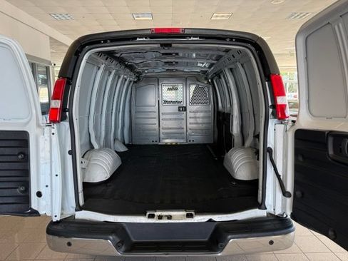 Used 2021 Chevrolet Express 2500 w/ Driver Convenience Package RWD image 19