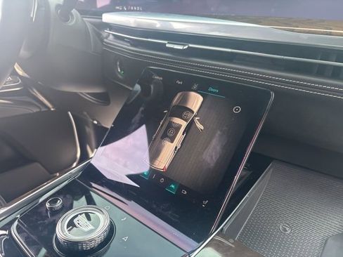 Used 2025 Cadillac Escalade Sport Platinum w/ LPO, Floor Liner Package AWD/4WD image 39