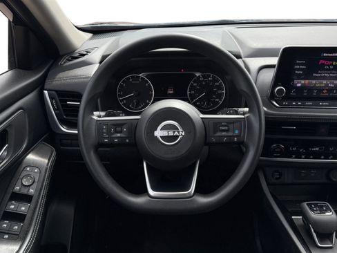 Used 2024 Nissan Rogue SV image 13