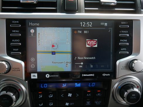 Used 2022 Toyota 4Runner Limited AWD/4WD image 22