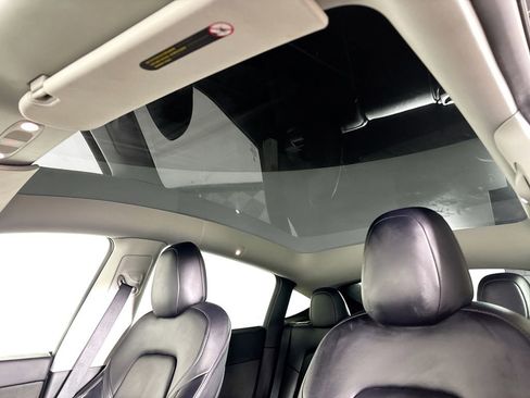 Used 2022 Tesla Model Y Performance image 19