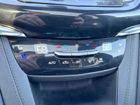 Used 2021 Cadillac XT6 Premium Luxury AWD/4WD image 16