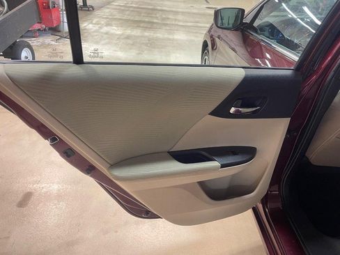 Used 2016 Honda Accord LX image 11