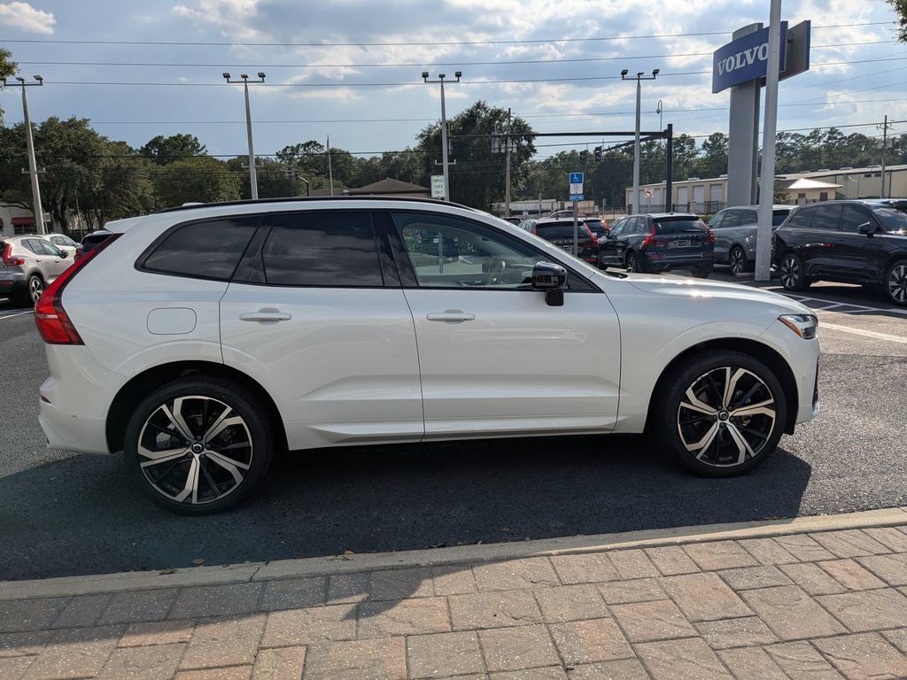 Certified 2024 Volvo XC60 B5 Ultimate w/ Protection Package Premier AWD/4WD image 7