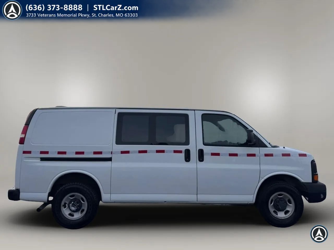Used 2016 Chevrolet Express 2500 RWD image 2