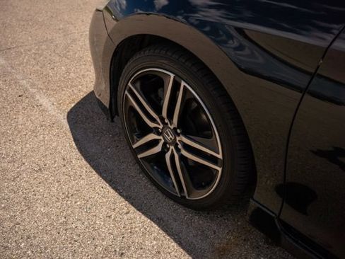 Used 2017 Honda Accord Sport Special Edition image 12