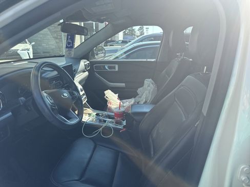 Used 2021 Ford Explorer XLT w/ Equipment Group 202A image 2