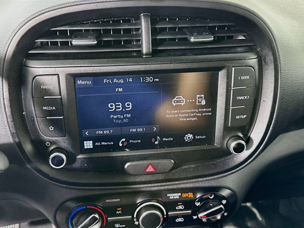 Used 2025 Kia Soul LX FWD image 17