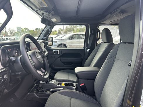 New 2026 Jeep Gladiator Sport image 12