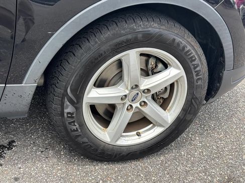 Used 2019 Ford Explorer XLT FWD image 28