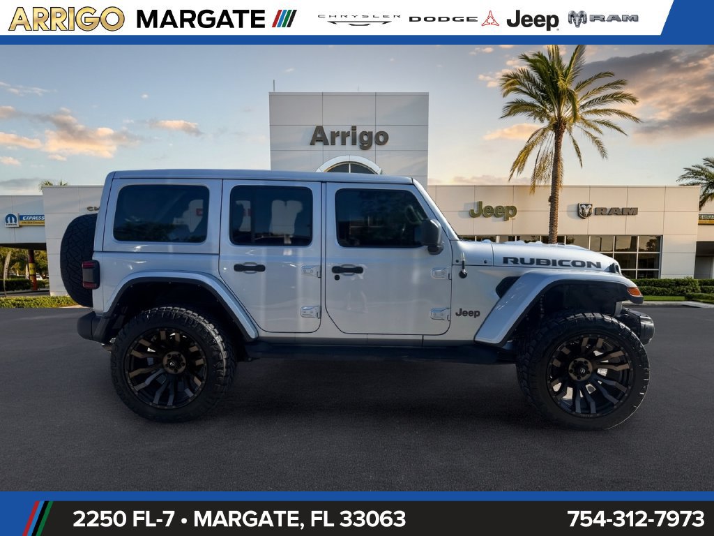 Used 2022 Jeep Wrangler Unlimited Rubicon AWD/4WD image 8
