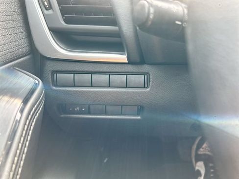 Used 2021 Nissan Rogue S FWD image 17