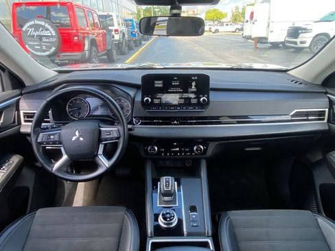 Used 2024 Mitsubishi Outlander SE AWD/4WD image 17