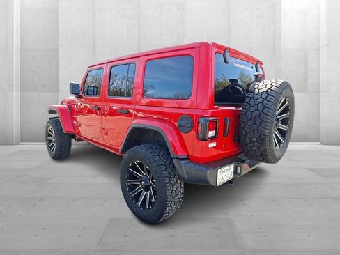 Used 2019 Jeep Wrangler Unlimited Sahara w/ Uconnect 4C Nav & Sound Group AWD/4WD image 4