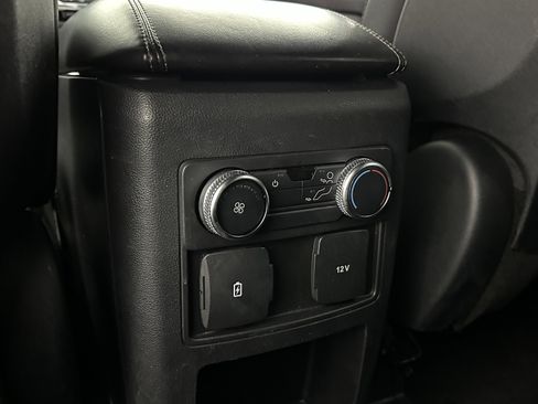 Used 2020 Ford Explorer XLT w/ Equipment Group 202A image 28