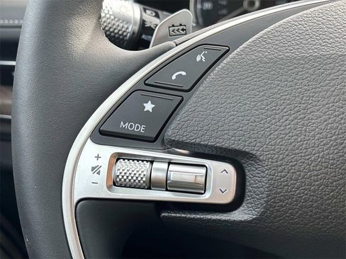 Used 2024 Genesis G80 image 9