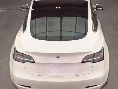 Used 2023 Tesla Model 3 Standard Range RWD image 4