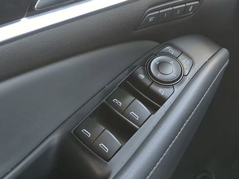 Used 2024 Buick Enclave Premium image 30