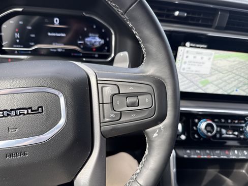 Used 2024 GMC Sierra 1500 Denali w/ Technology Package image 18