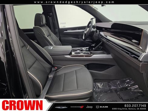 Used 2026 Cadillac Escalade Luxury AWD/4WD image 18