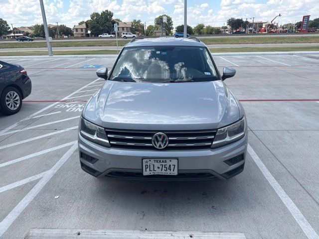 Used 2020 Volkswagen Tiguan SE FWD image 3