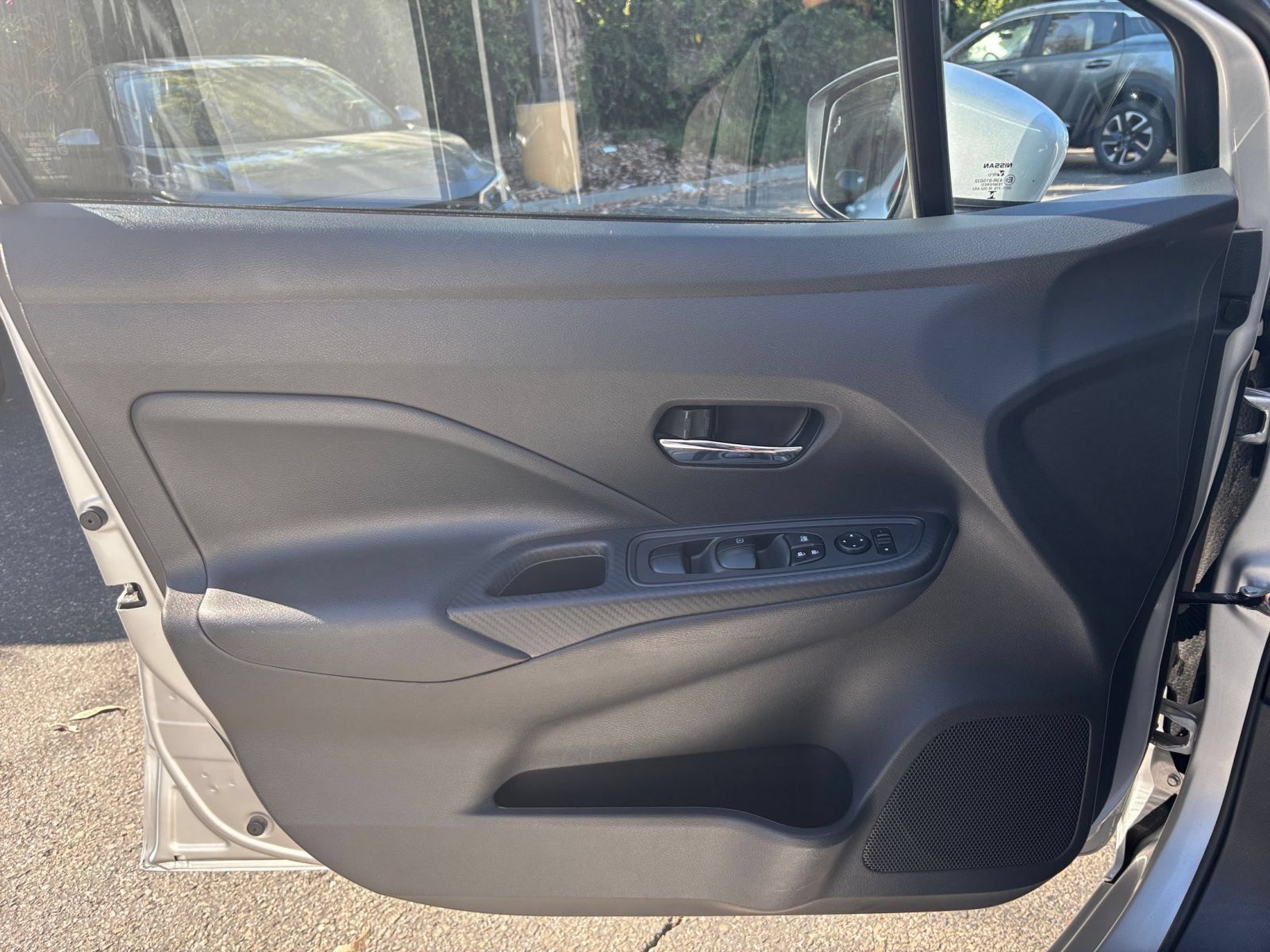Used 2025 Nissan Versa SV FWD image 18