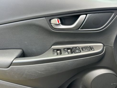 Used 2021 Hyundai Kona Ultimate image 11