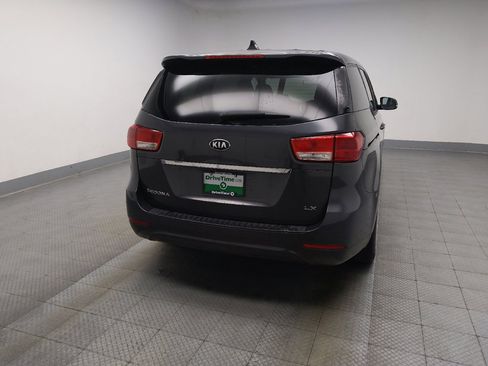 Used 2017 Kia Sedona LX FWD image 7