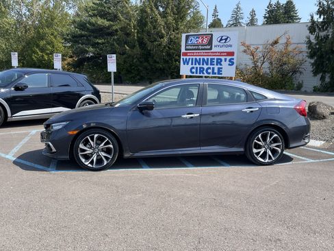 Used 2020 Honda Civic Touring image 2