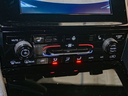 Certified 2023 Jeep Grand Cherokee L Altitude AWD/4WD image 19