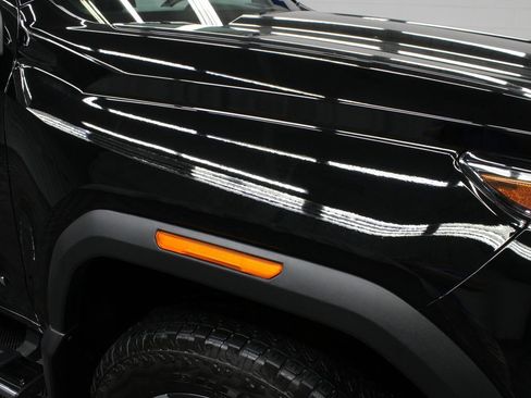 Used 2023 GMC Canyon Denali AWD/4WD image 40