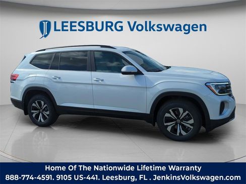 New 2026 Volkswagen Atlas SE image 2