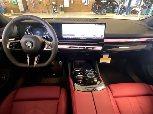 New 2026 BMW 530i xDrive w/ M Sport Package image 5