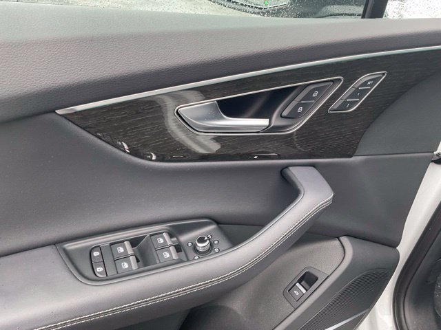 Used 2025 Audi Q7 3.0T Premium Plus AWD/4WD image 11