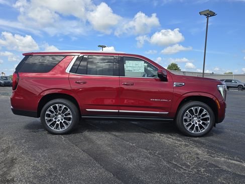 New 2026 GMC Yukon Denali w/ Denali Reserve Package AWD/4WD image 2