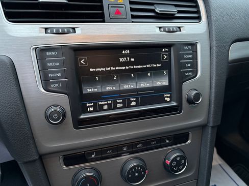 Used 2017 Volkswagen Golf Wolfsburg Edition image 30