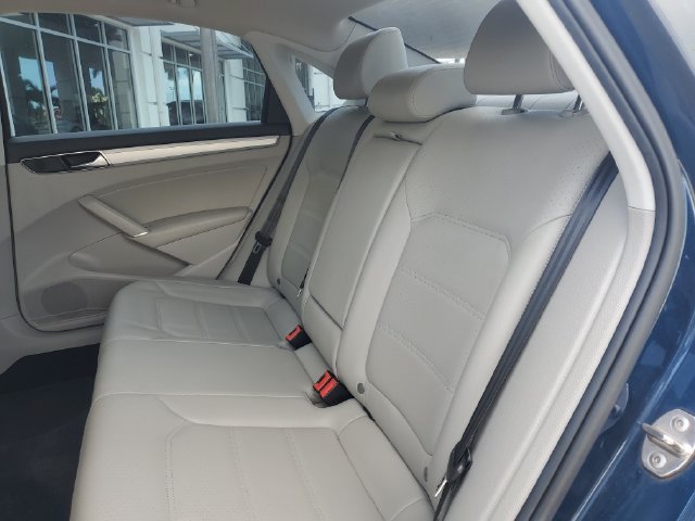 Used 2019 Volkswagen Passat 2.0T Wolfsburg FWD image 8