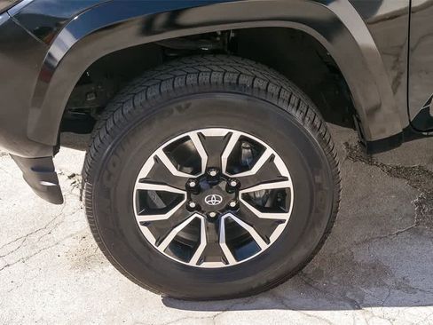 Used 2023 Toyota Tacoma TRD Sport image 5