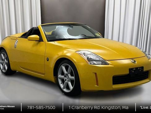 Used 2005 Nissan 350Z Touring RWD image 3