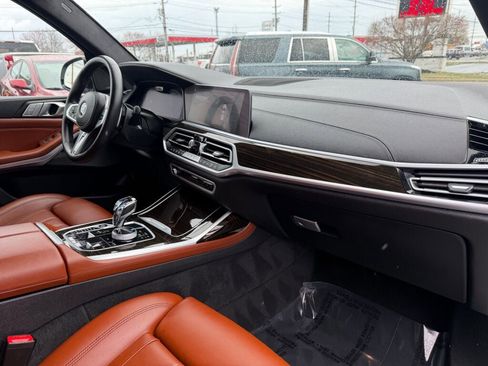 Used 2021 BMW X7 xDrive40i w/ M Sport Package image 30