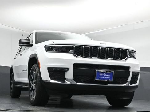 Used 2025 Jeep Grand Cherokee L Limited w/ Luxury Tech Group II AWD/4WD image 39