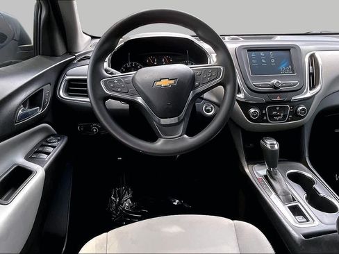 Used 2018 Chevrolet Equinox LS FWD image 6
