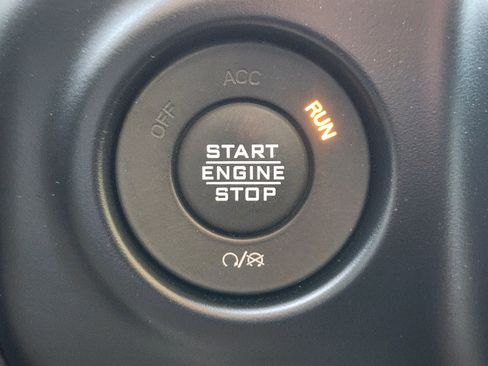 Used 2022 Jeep Wrangler Unlimited Rubicon w/ LED Lighting Group AWD/4WD image 17
