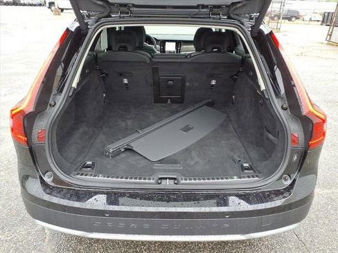Used 2023 Volvo V90 B6 Cross Country Plus AWD/4WD image 13