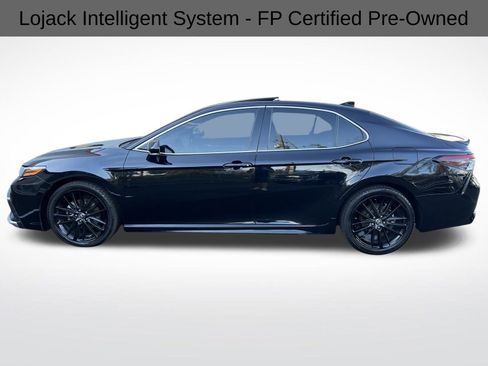 Used 2022 Toyota Camry XSE image 6
