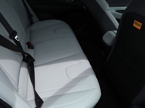 New 2026 Hyundai Elantra Limited FWD image 21