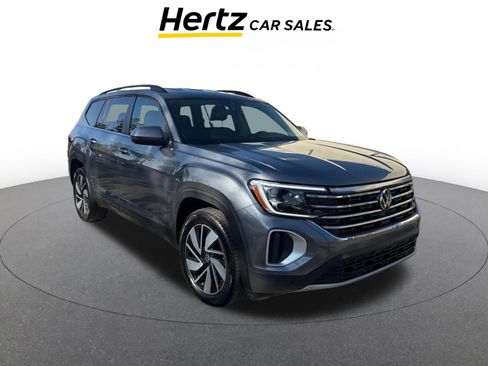 Used 2025 Volkswagen Atlas SE image 1