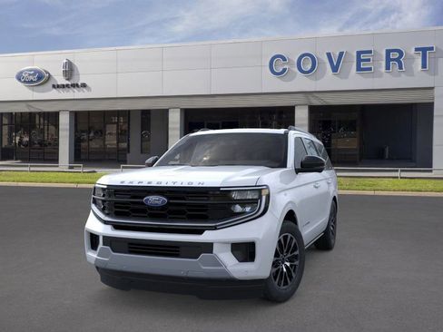 New 2025 Ford Expedition Platinum image 2