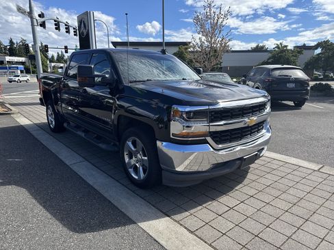Used 2017 Chevrolet Silverado 1500 LT w/ Max Trailering Package RWD image 2