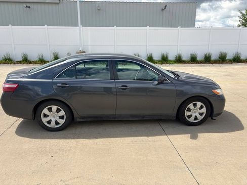 Used 2007 Toyota Camry LE FWD image 2